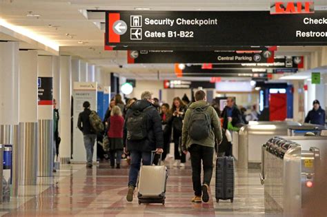 Ticker: New report blames airlines for most flight cancellations; pot-rich Oregon must prep for US legalization